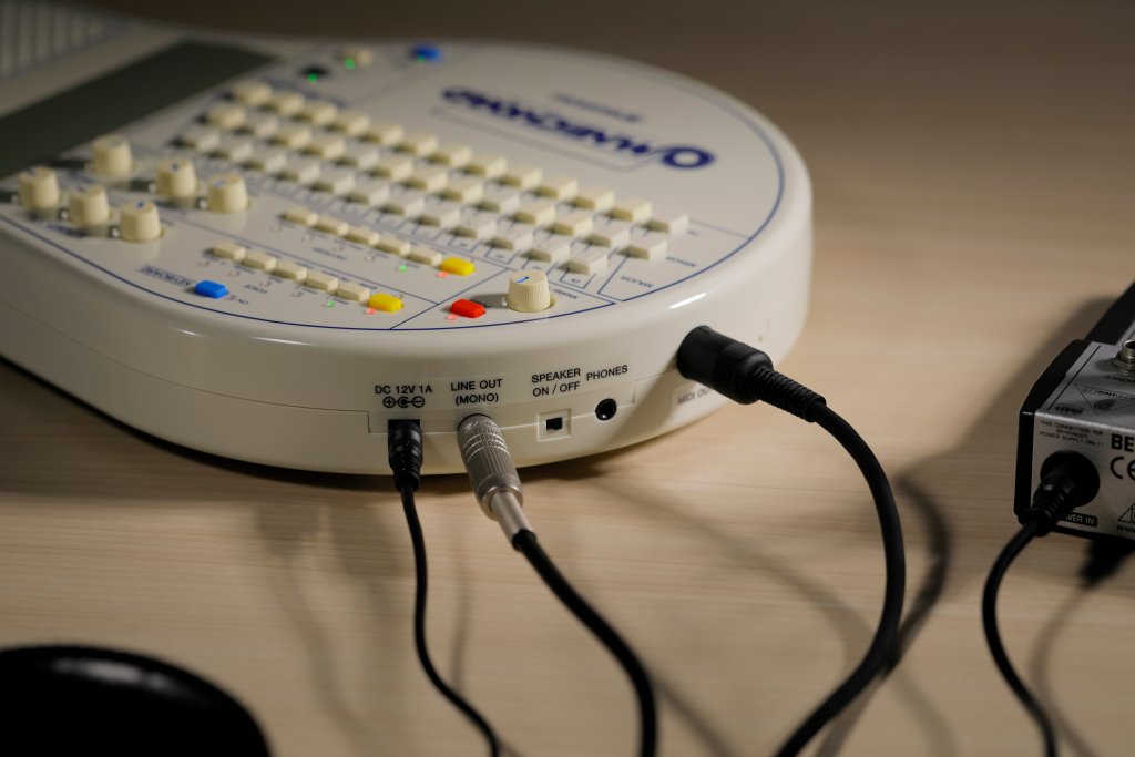 OM-108 jack panel with DC input, line out, headphones and MIDI out