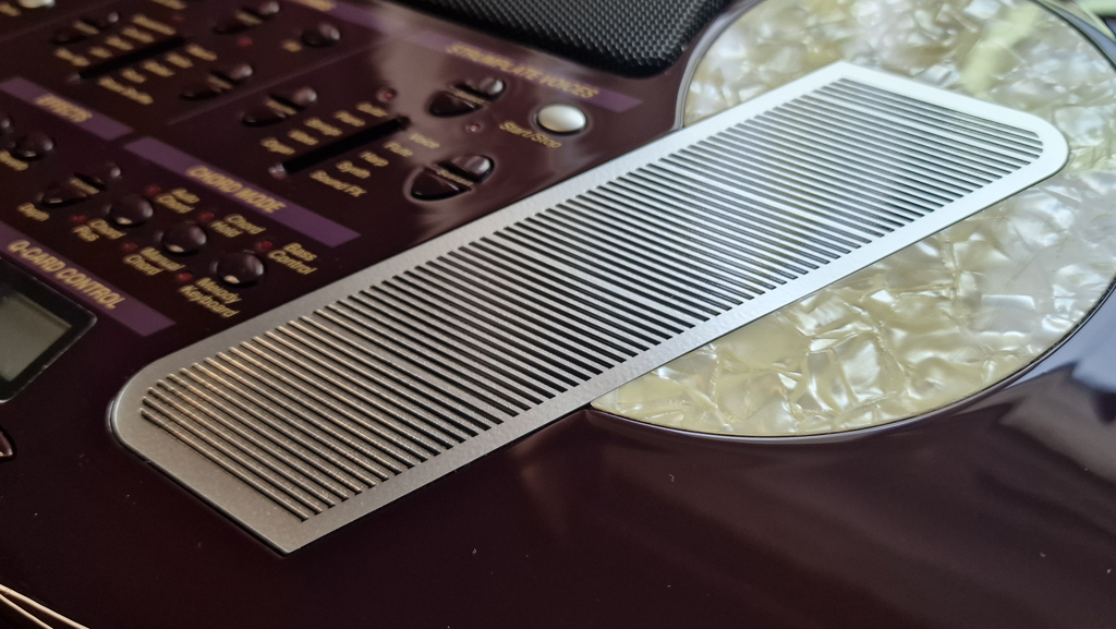QChord QC-1 strumplate close-up